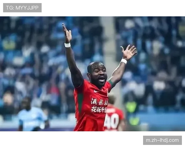 大连英博阿奇姆彭速度优势 加纳边锋利用反击制造点球成少数亮点