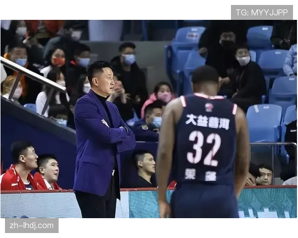 杜锋明确不让萨林杰带伤出战 专心养伤备战季后赛